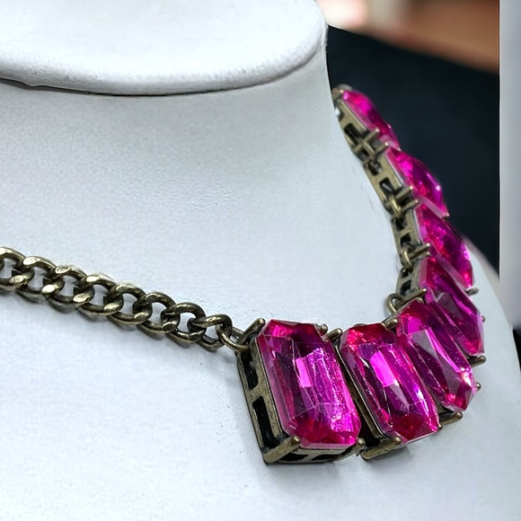 🌺Vintage Pink/Magenta GLASS Necklace - Picture 5 of 13